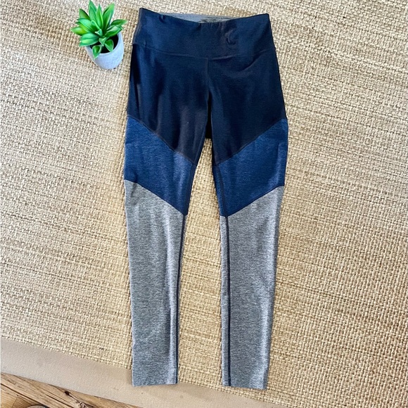 Outdoor Voices NWOT 7/8 Leggings - Picture 10 of 10